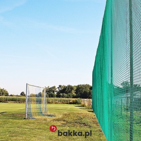Siatka elastyczna na wymiar z materiału o oczkach 10x10cm i wysokości 4m