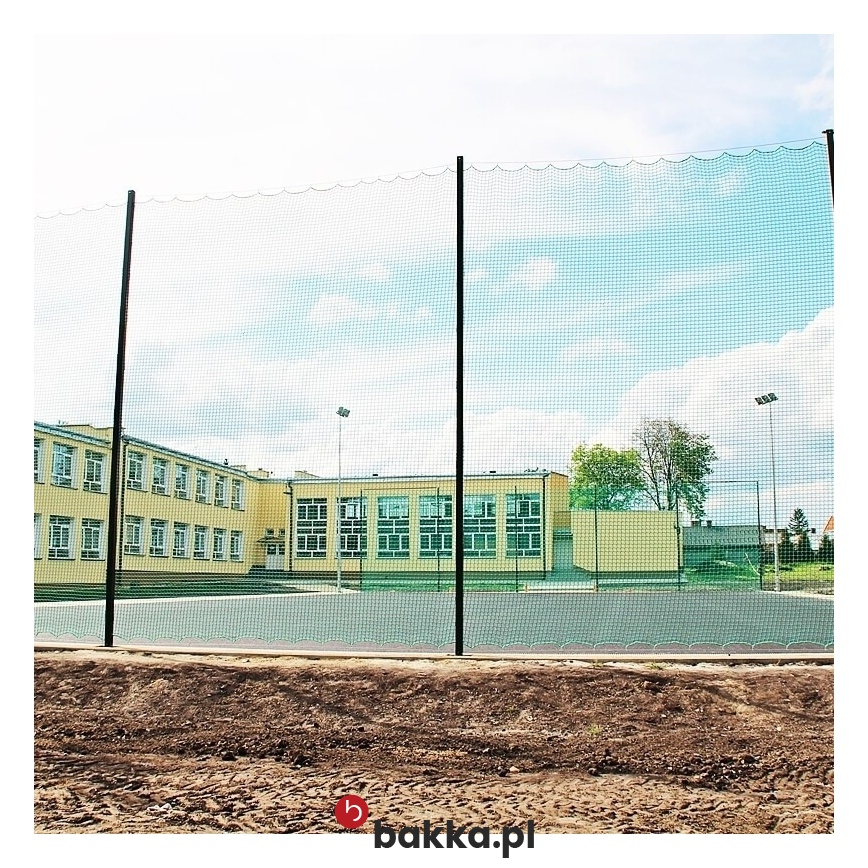 Piłkochwyty // Siatka ochronna o oczkach 6x6 cm i wysokości 4 metrów do wyłapywania piłek