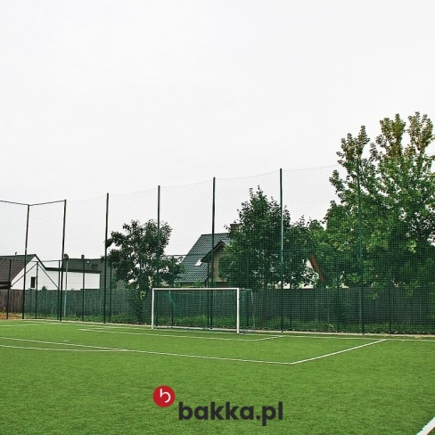 Siatka zabezpieczająca o oczkach 10x10cm i wysokości 4 metry do ochrony terenu
