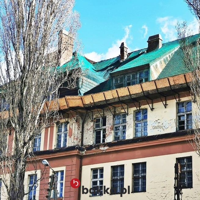   Bakka - Siatki na stare dachy - elastyczna siatka ochronna z polipropylenu sprzedawana pod twoje wymiary z zielonym obszyciem i oczkami 