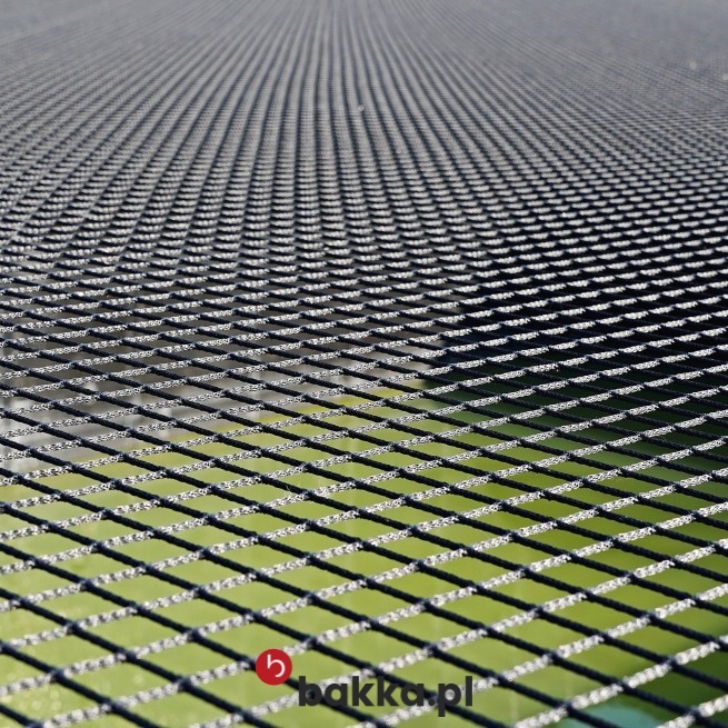 Zielona lub grafitowa siatka ochronna z polipropylenu o oczkach 6x6 cm i grubości 4 mm w Bakka