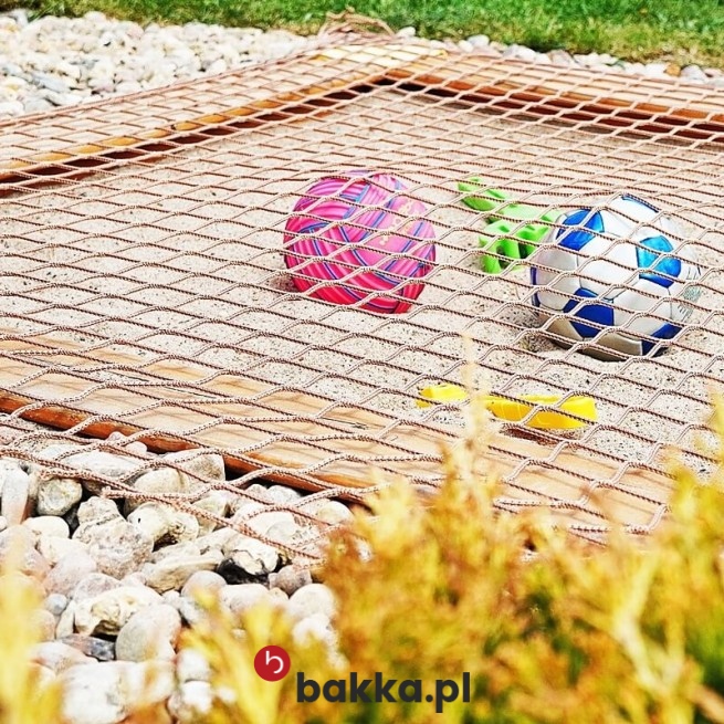 Siatki ochronne na wymiar z polipropylenu o oczkach 8x8 cm i grubości 6 mm, dostępne w kolorze zielonym z obszyciem,… w Bakka