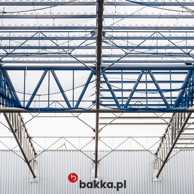  Bakka - Siatki wieszane pod sufit z polipropylenu o oczkach 4,5x4,5cm i grubości 3mm, dostępne w różnych kolorach, sprzedawane jako produkt na wymiar. 