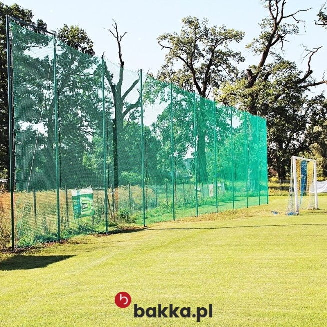 Siatki elastyczne do ogrodzeń boisk piłkarskich z materiału polipropylenowego o grubości 4mm i oczkach 6x6cm dostępne w… w Bakka