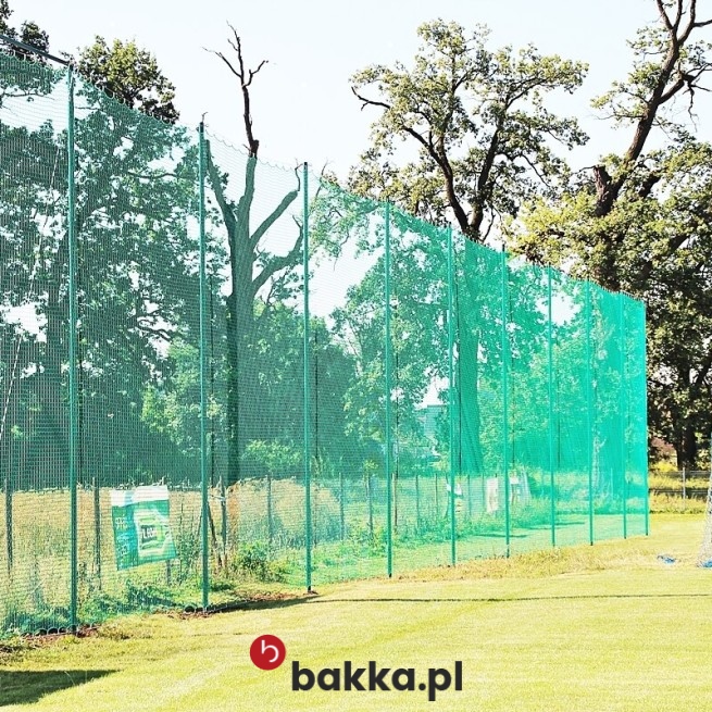   Bakka - Ogrodzenie boiska piłkarskiego - siatka pleciona z tworzywa o małych oczkach 2x2 cm i grubości 2 mm do wykonania zabezpieczeń 