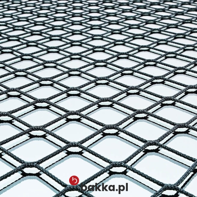 Oferujemy trwałą siatkę zabezpieczającą do parków linowych, która dzięki małym oczkom o wymiarach 1x1 cm oraz solidnemu wykonaniu z polipropylenu zapewnia skuteczną ochronę, a jej dostępność na indywidualne zamówienie pozwala idealnie dopasować produkt do każdej, nawet najbardziej specyficznej instalacji. Wykonana w kolorze szarym lub czarnym siatka stanowi doskonałe zabezpieczenie, które dzięki swojej wytrzymałości i precyzyjnemu wykonaniu skutecznie spełnia swoją funkcję ochronną w wymagających warunkach użytkowania na terenie obiektów rekreacyjnych. w Bakka