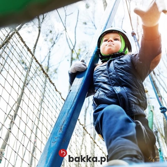 Siatka ochronna zielona na wymiar do zabezpieczenia placu zabaw wykonana z polipropylenu o grubości 4mm w Bakka