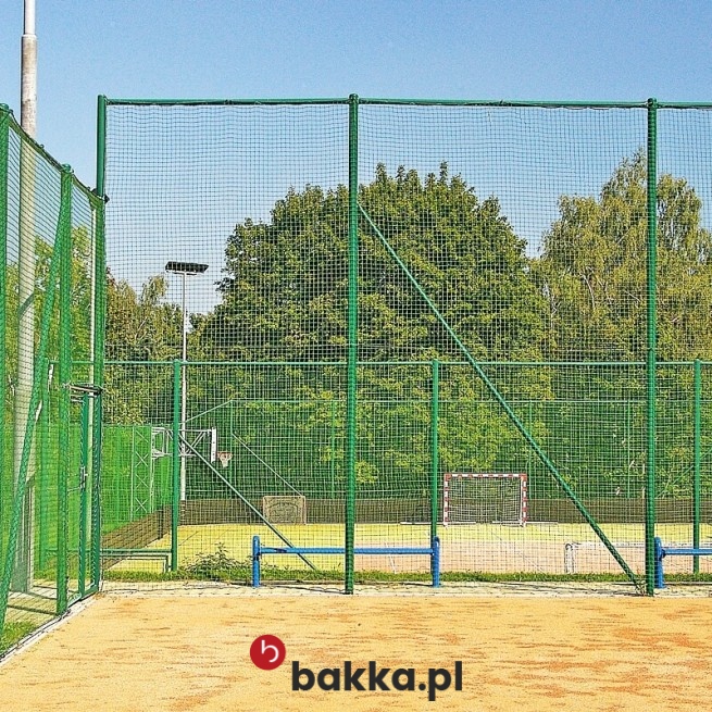   Bakka - Siatka zielona z polipropylenu na wymiar o oczkach 10x10cm do zabezpieczenia boisk sportowych 