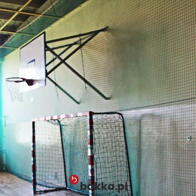   Bakka - Sportowe siatki ochronne - wykonane z polipropylenu na Twój wymiar, z zielonym obszyciem i oczkiem 10x10 cm. 