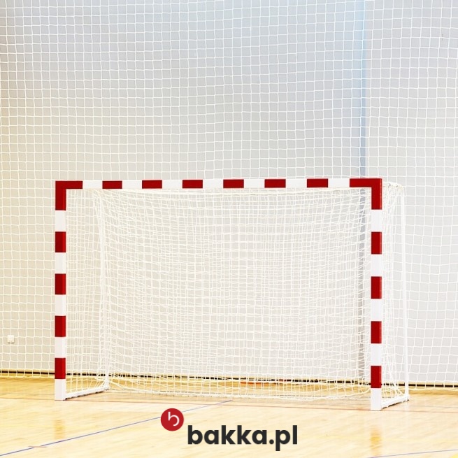   Bakka - Siatka zabezpieczająca zielona na wymiar z oczkami 8x8 cm, pleciona z polipropylenu, dostępna w dowolnych rozmiarach według potrzeb klienta. 