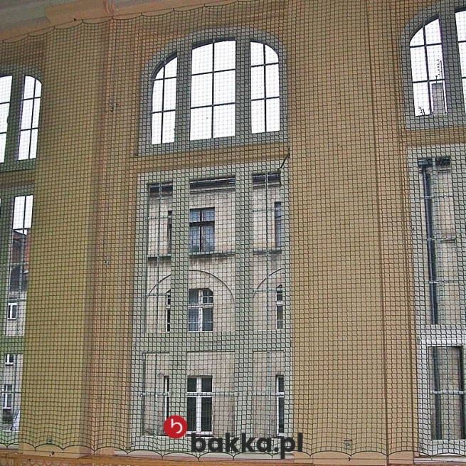   Bakka - Piłkochwyty na hale sportowe - elastyczna siatka ochronna do zabezpieczeń z zielonego polipropylenu o oczkach 10x10 cm i grubości 4 mm na wymiar 