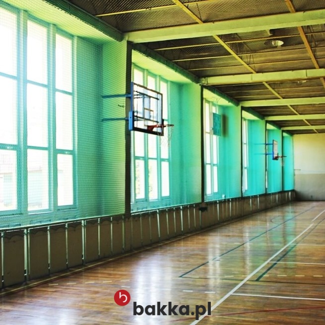   Bakka - Siatka zabezpieczająca ochronna na wymiar do hali sportowej, elastyczna z polipropylenu, grubości 3mm z oczkiem 4,5 cm, w wybranym kolorze. 