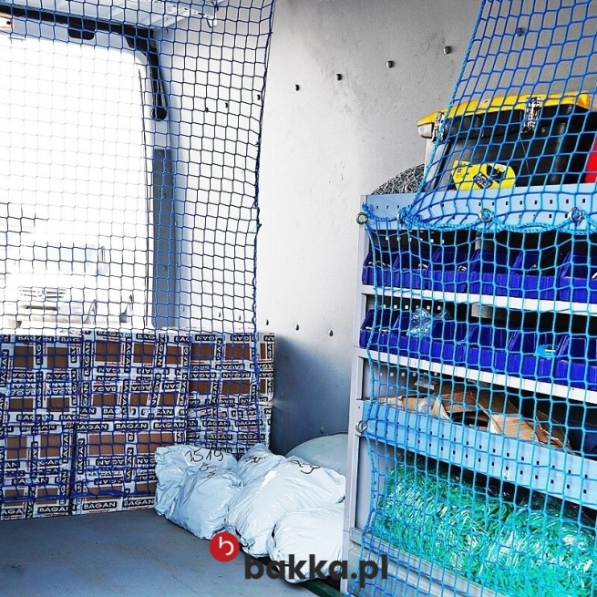  Bakka - Przegroda towaru w busie - Oddzielenie przewożonych towarów i produktów w busach dostawczych 