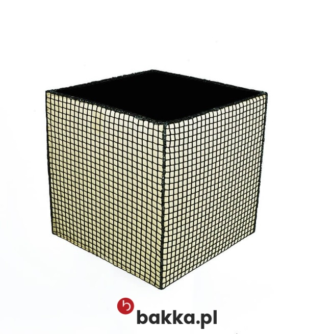   Bakka - Siatka zabezpieczająca transport na wymiar, elastyczna, pleciona z polipropylenu o oczkach 4,5x4,5 cm, dostępna w kilku kolorach. 