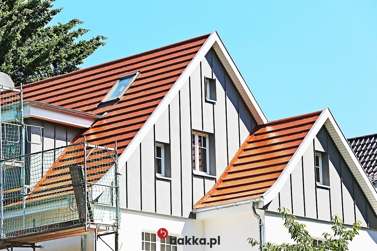   Bakka - Siatki Budowlane zabezpieczające na wymiar – elastyczna siatka ochronna z polipropylenu o oczku 6x6 cm i grubości 4 mm, dostępna w kolorze zielonym lub grafitowym, sprzedawana jako produkt na Twoje wymiary. 