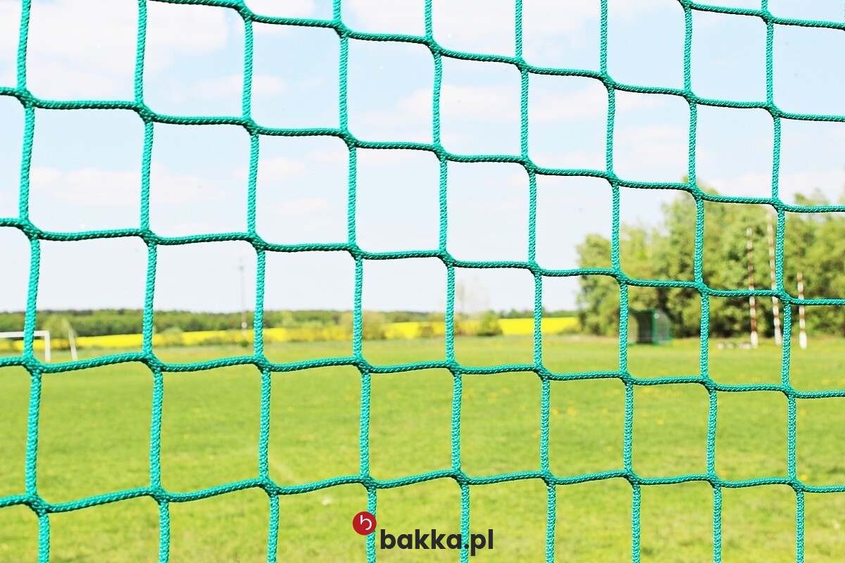   Bakka - Siatka z polipropylenu o małym oczku 1x1cm i grubości 2mm, sprzedawana w odpowiednim wymiarze dla klienta. 