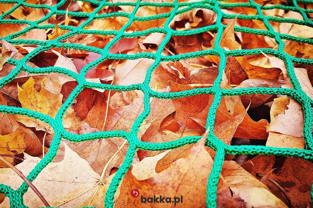  Bakka - Siatki zabezpieczające do kompostowników dostępne w rozmiarze dostosowanym do potrzeb klienta z elastycznego tworzywa o strukturze plecionki zielonej lub grafitowej 