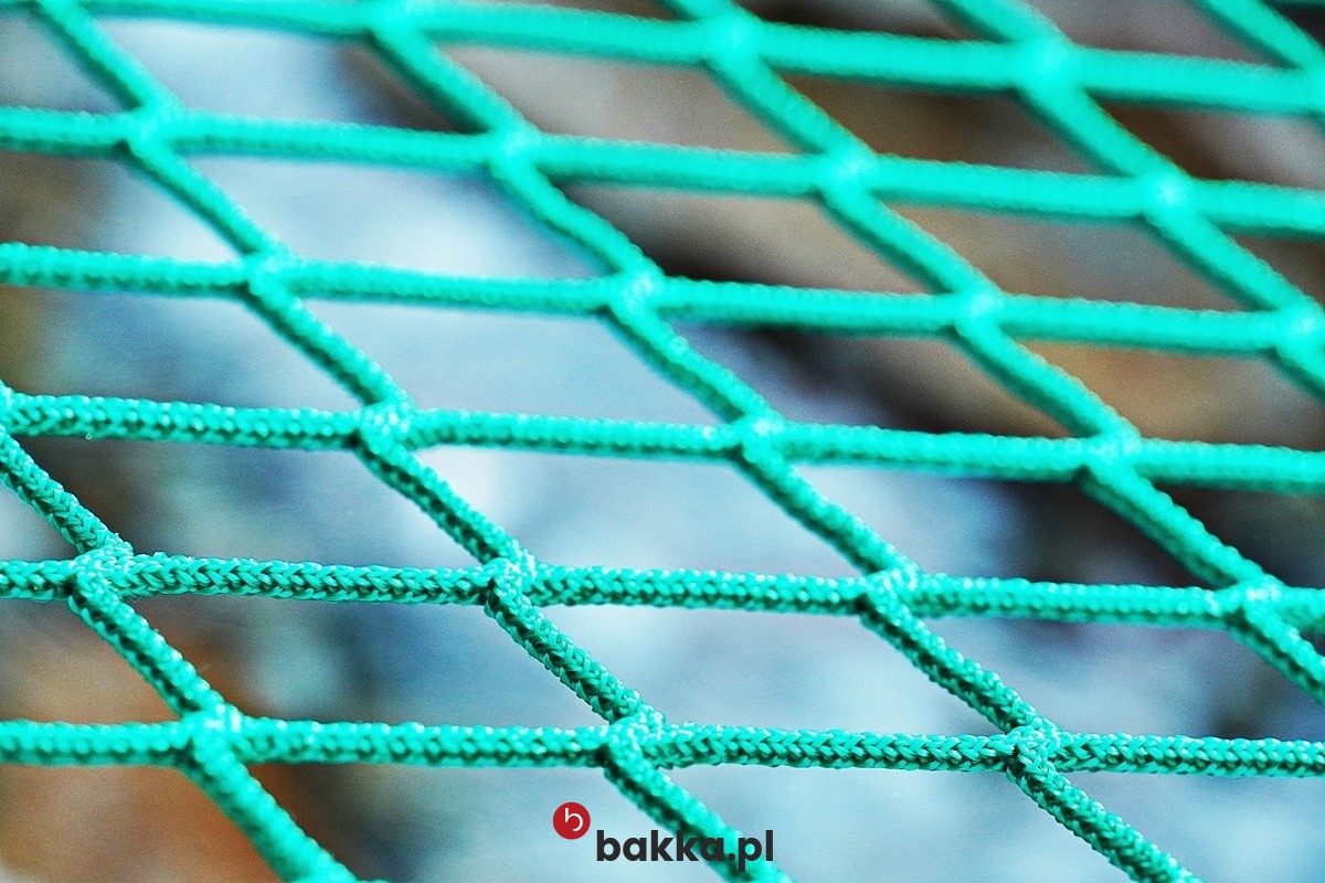  Bakka - Ogrodzenie oczka wodnego - Siatka zabezpieczająca elastyczna z polipropylenu o oczku 10x10 cm i grubości 4 mm w kolorze zielonym, produkt sprzedawany na wymiar. 