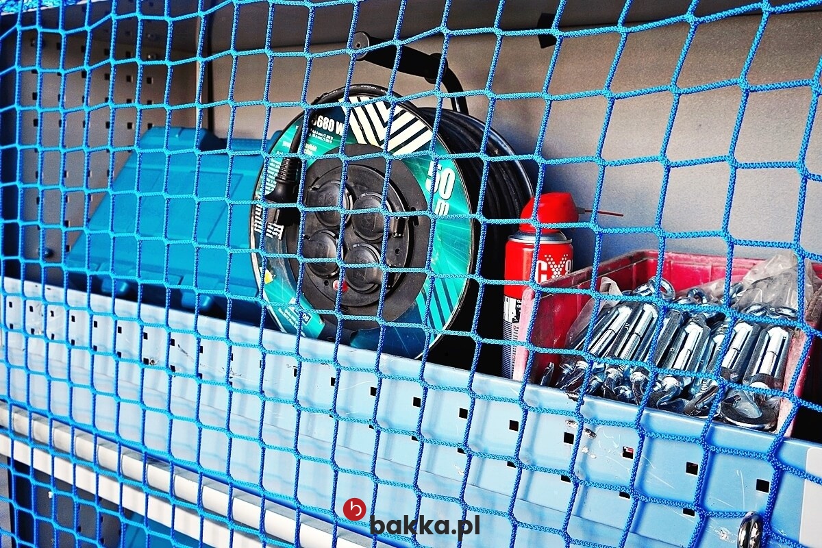   Bakka - Siatki zabezpieczające do linii produkcyjnych dostępne w dowolnym rozmiarze z elastycznego polipropylenu o oczkach 10x10 cm 