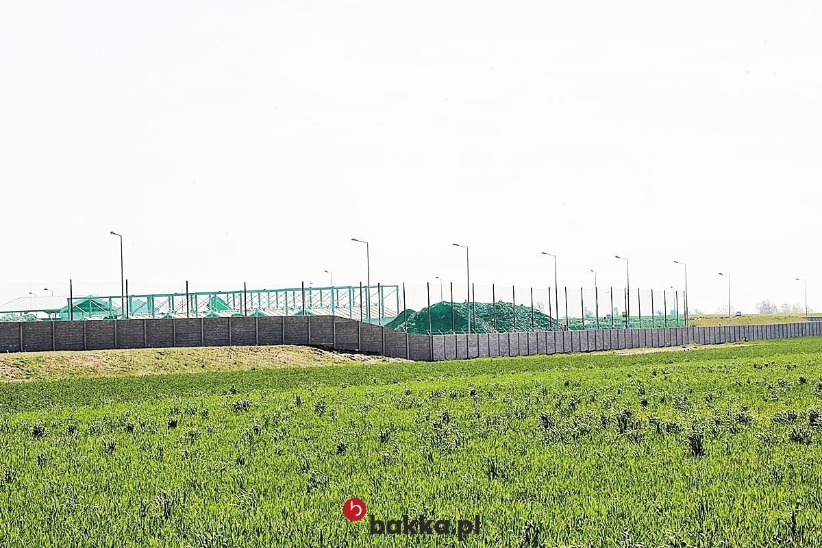  Bakka - Siatki do zabezpieczenia obiektów firmowych 