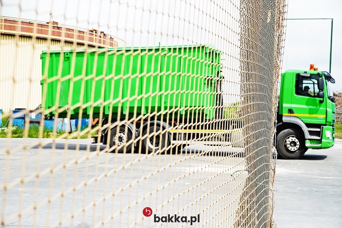   Bakka - Siatka ochronna do zabezpieczenia infrastruktury firmowej na wymiar - tekstylna, elastyczna siatka pleciona z polipropylenu 