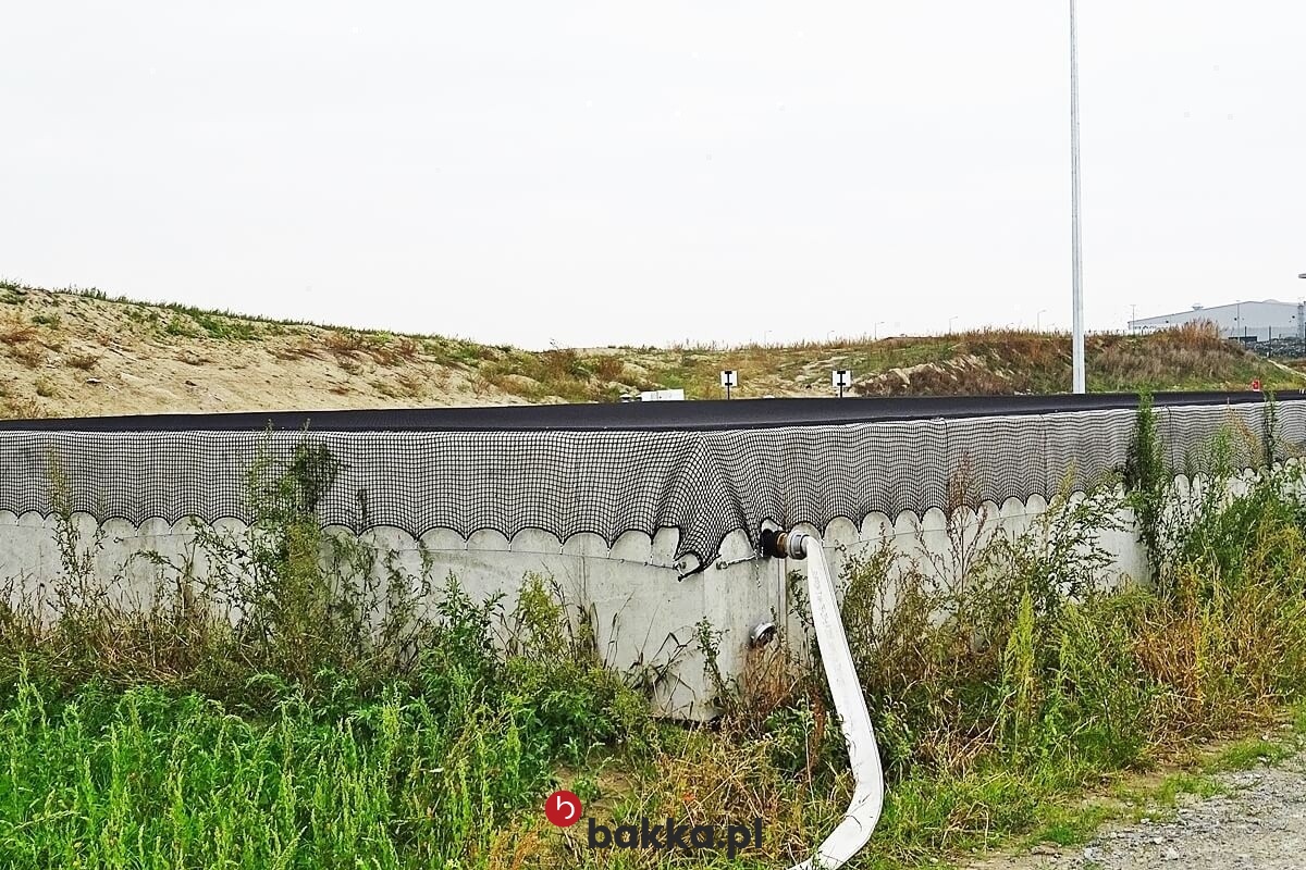  Bakka - Siatka ochronna zabezpieczająca z polipropylenu na wymiar z oczkiem 6x6 cm w kolorze zielonym lub grafitowym 