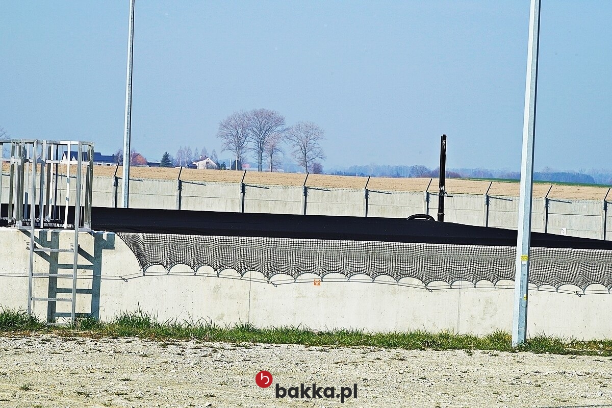  Bakka - Siatki ochronne zabezpieczające na akweny i zbiorniki elastyczne z tworzywa plecionego w oczku 8x8 cm w kolorze zielonym 
