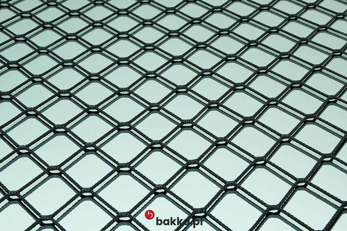   Bakka - Siatka zabezpieczająca i ochronna z polipropylenu o oczkach 4,5x4,5 cm do trwałego zabezpieczenia i ochrony w kolorze zielonym lub grafitowym na wymiar. 