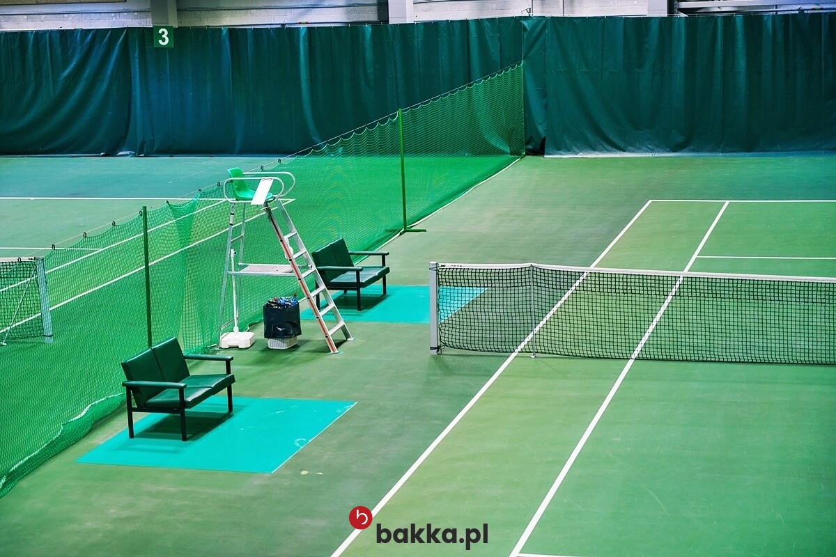   Bakka - Kotary grodzące na halę do zamówienia według indywidualnych parametrów, dostępne w formie siatki plecionej zielonej lub czarnej o oczkach 10 na 10 centymetrów 