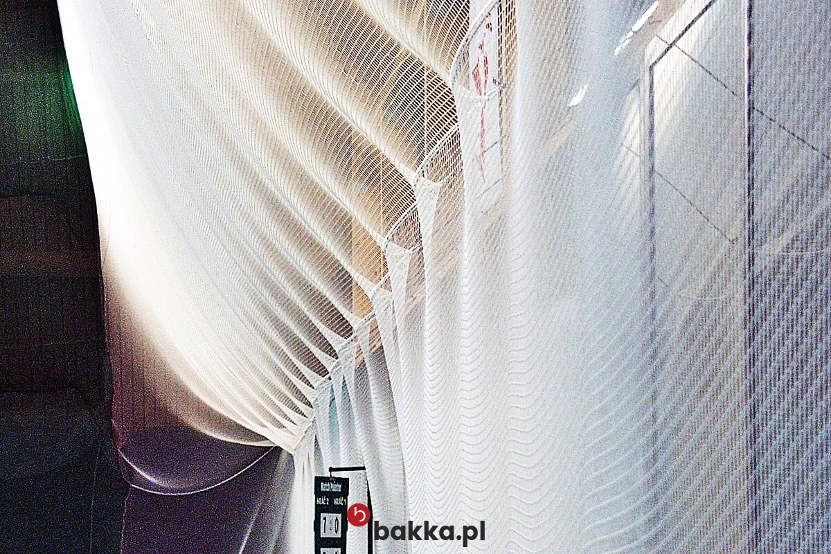  Bakka - Siatki na szkolne hale sportowe 