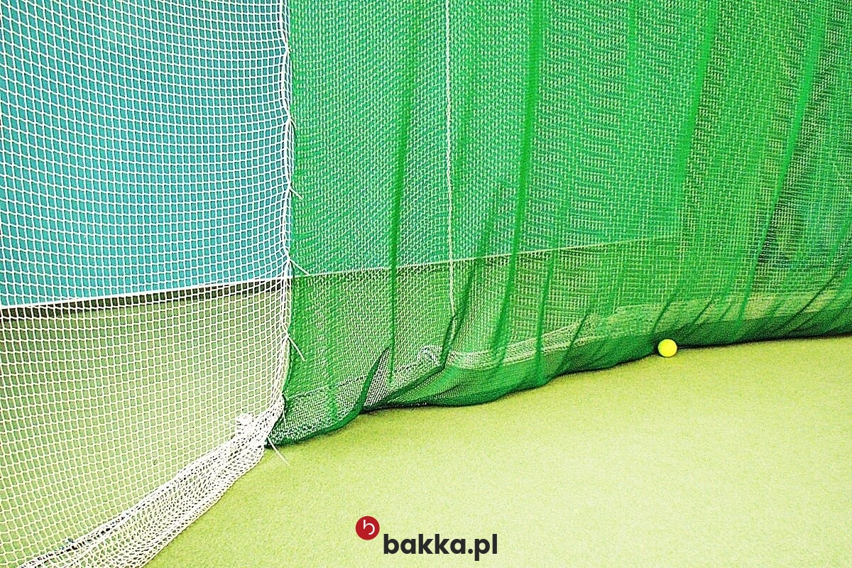 Bakka - Siatki na szkolne hale sportowe 