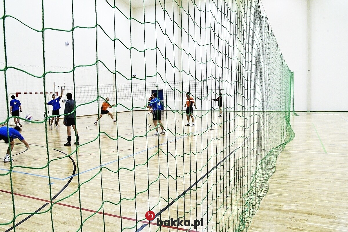   Bakka - Sportowa siatka ochronna o oczkach 4,5x4,5 cm wykonana z wytrzymałego polipropylenu dostępna w wielu kolorach do indywidualnego zamówienia 