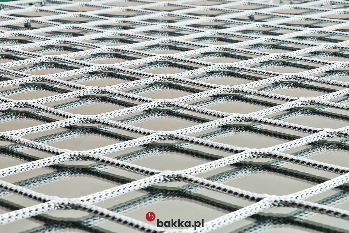   Bakka - Siatki materiałowe na wymiar do ochrony przed kurzem i zabezpieczenia przed owadami wykonane z polipropylenu o oczkach sześciocentymetrowych 