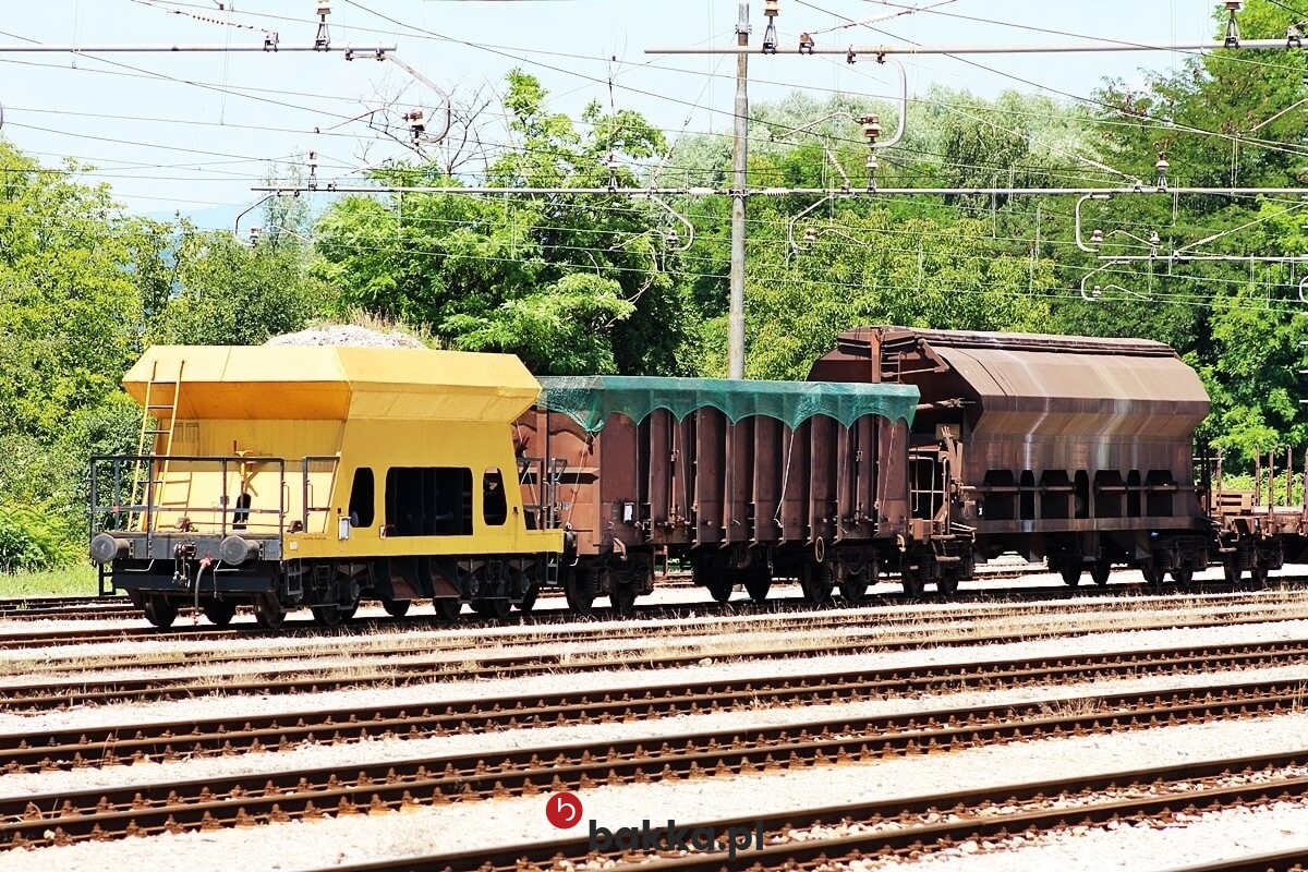  Bakka - Siatka na doka - Siatka na zabezpieczenie ładunek na doka - Zabezpieczenie transportu na busie typie doka siatką 