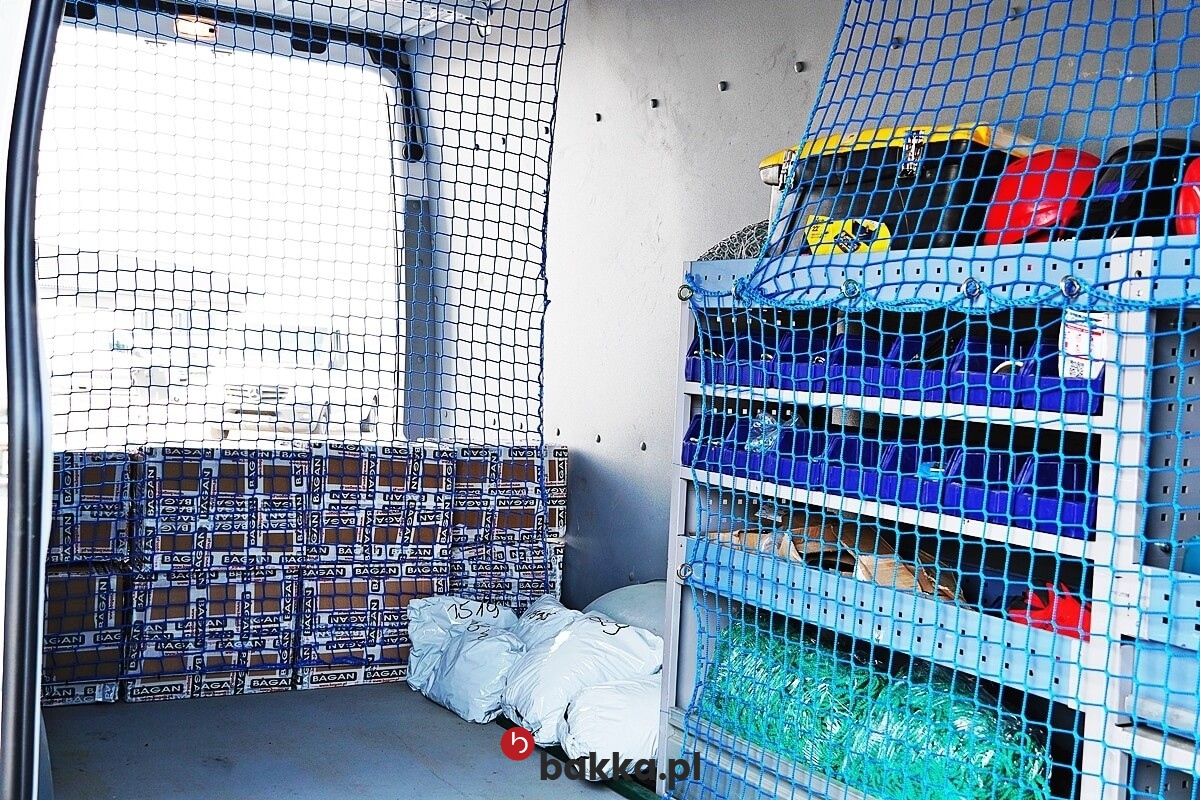  Bakka - Przegroda towaru w busie - Oddzielenie przewożonych towarów i produktów w busach dostawczych 